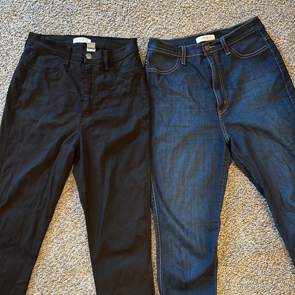Two Pairs of Denim Vibrant Skinny Jeans - Blue and Black - Picture 9 of 11